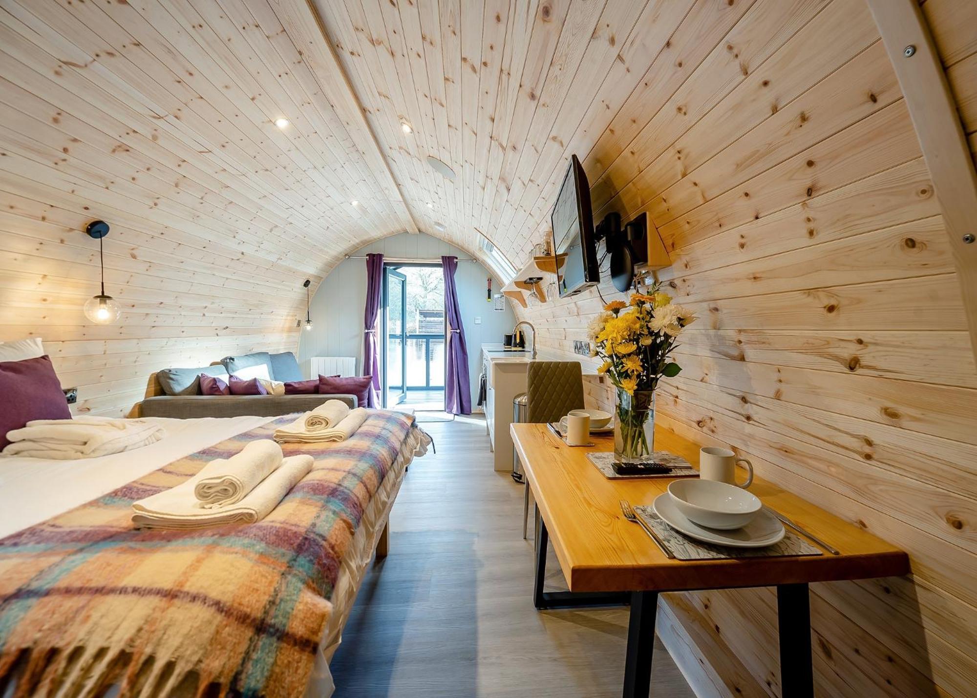 Hill Farm Retreat Hotel Wangford Room photo